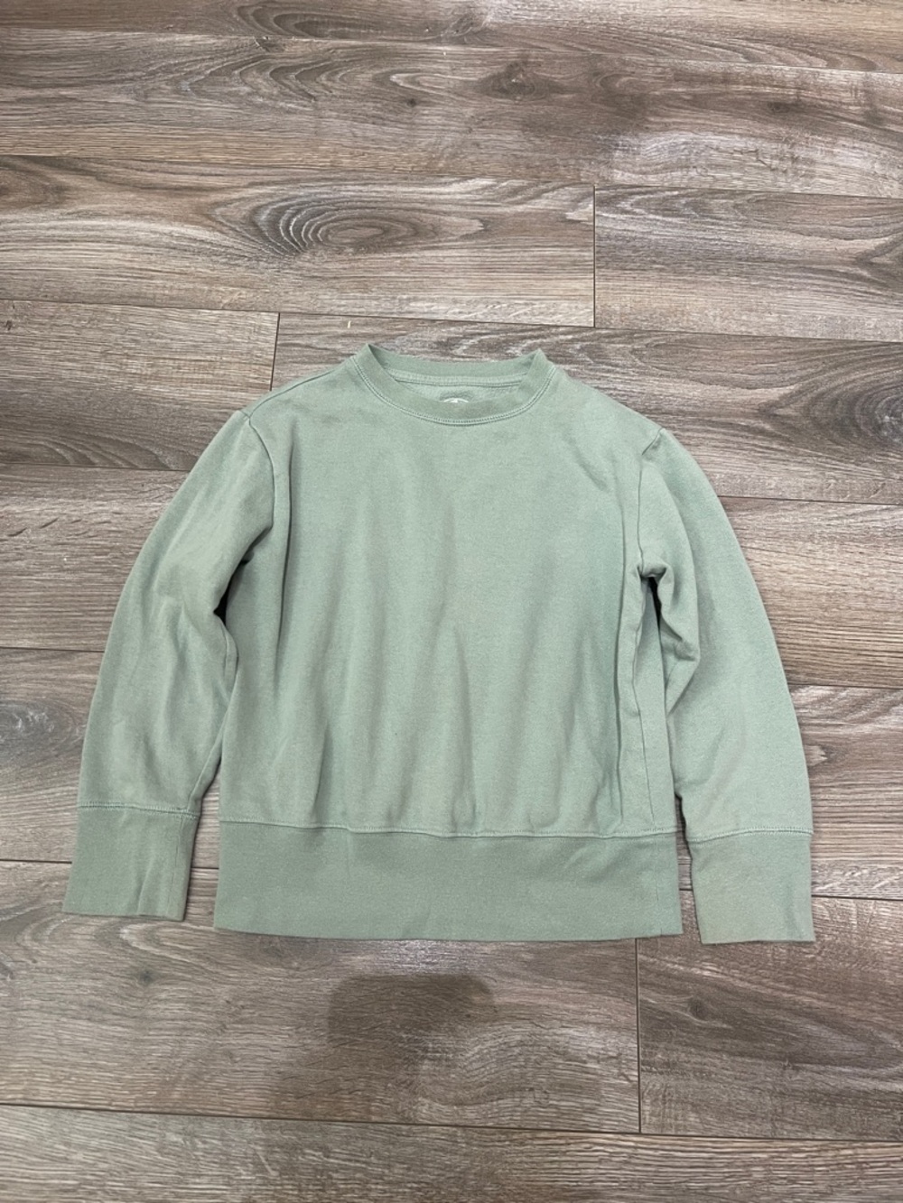 $3 w/ min $20 spend Boys Size 8 Athletic Works Green Sweatshirt